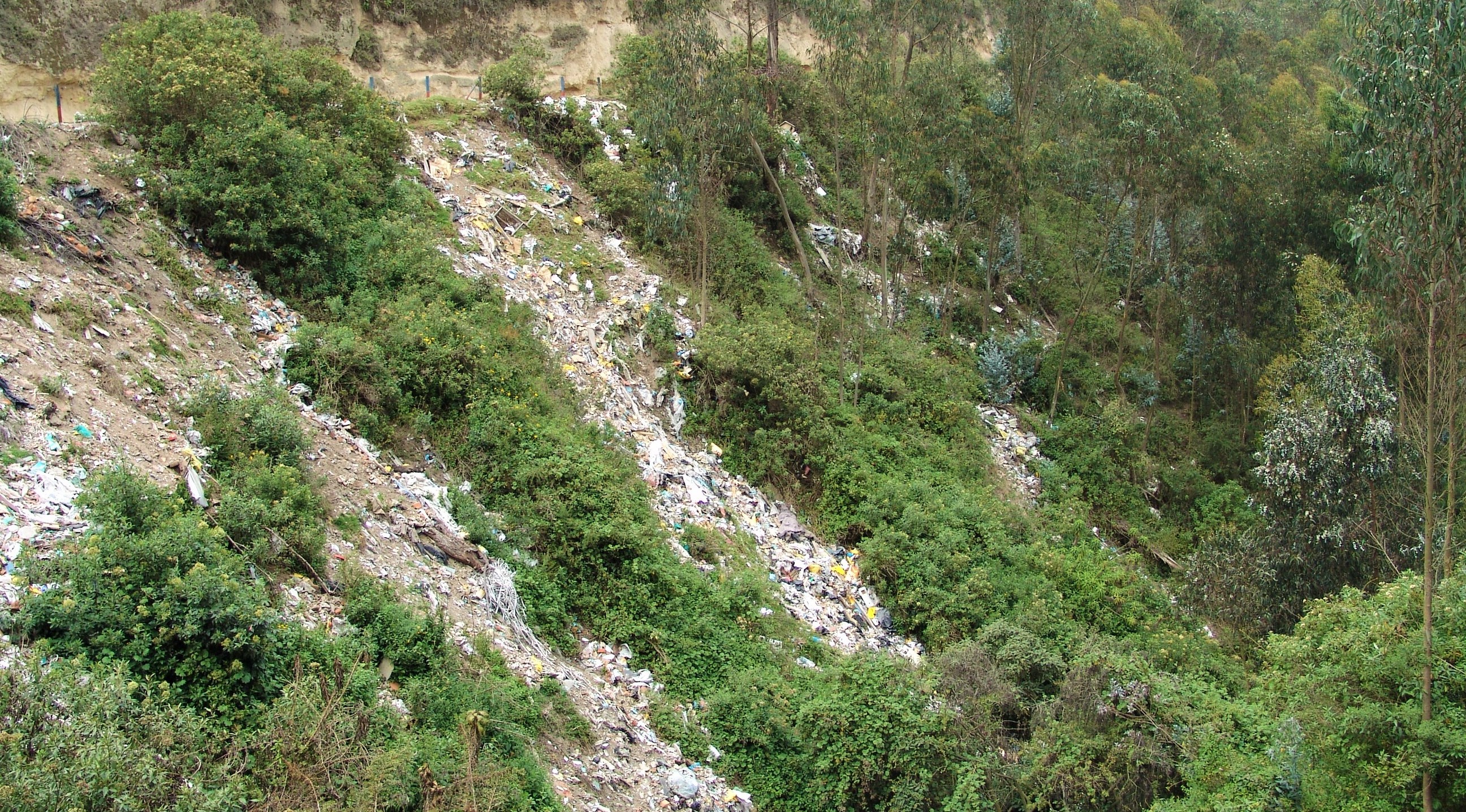 El cumplimiento ambiental en el Ecuador  está recogido en los distintos cuerpos legales vigentes, tales como la Constitución, convenios internacionales ratificados, leyes ambientales y en las autorizaciones o permisos emitidos por las distintas autoridades ambientales. Estas disposiciones normativas buscan por un lado, preservar el ambiente sano y libre de contaminación, y por otro, controlar el […]